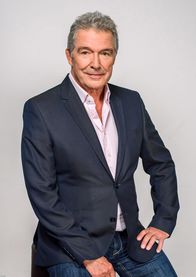 Sturm der Liebe – André Konopka (Joachim Lätsch), Küchenchef des Fünf-Sterne-Hotels "Fürstenhof".