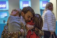 A War – Der Kriegseinsatz in Afghanistan und schließlich besonders die Anklage wegen eines möglichen Kriegsverbrechens belasten die gesamte Familie von Claus Michael Pedersen (Pilou Asbæk).