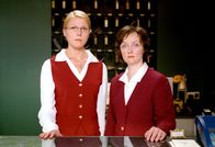 Hotel – Franziska Weisz (Irene), Regina Fritsch (Karin).