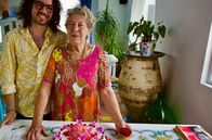 Zu Tisch ... – Tortenkönigin Lucia di Martino mit ihrem Enkel Gabriele