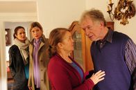 SOKO Stuttgart – Martina Seiffert (Astrid M. Fünderich, 2.v.l.), Selma Kirsch (Yve Burbach, l.), Isolde Beyer (Petra Kelling, 2.v.r.) und Egon Beyer (Hermann Beyer, r.).