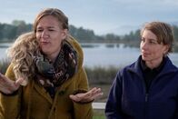 Signes – Signes Natur & Spiritualität Zwei Frauen erzählen Natasha Ruf von ihren Erfahrungen. im Amazonas Copyright: SRF/RTS