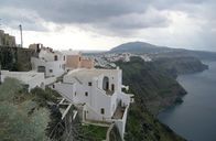 Is It Real? – Fira, Santorini Häuser am Kraterrand.