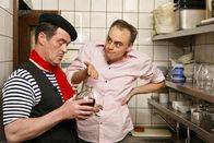 Switch Reloaded – Neue Herausforderung für Restauranttester Rach (Max Giermann). Das indische Restaurant von Govinda und Chandra Hackenbrink steht kurz vor dem Aus.