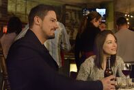Beauty and the Beast – Werden härter als jemals zuvor auf die Probe gestellt: Cat (Kristin Kreuk, r.) und Vincent (Jay Ryan, l.) ...