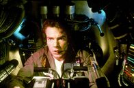 Die Reise ins Ich – Schockiert stellt Tuck (Dennis Quaid) fest, dass er nicht wie geplant im Körper eines Kaninchens, sondern im Körper des Supermarktangestellten Jack gelandet ist. Wie kommt er hier wieder raus?