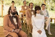 Happily Married – (v.l.n.r.) Lucien (Jean-François Provençal); Grazia (Charlotte Le Bon); Serge Paquette (Patrice Robitaille); Gaétan Delisle (François Létourneau); Marie-Josée Bolduc (Sophie Desmarais); Mireille (Noémie Leduc-Vaudry)