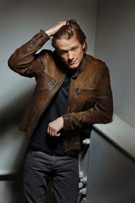 MacGyver – MacGyver (2021)