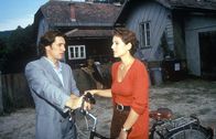 Kommissar Rex – Kommissar Richie Moser (Tobias Moretti) trifft die Polizeibeamtin Elisabeth Böhm (Sabine Petzl), die bei der Jugendpolizei arbeitet.