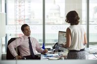 Catastrophe – Rob (Rob Delaney) und Olivia (Emmanuelle Bouaziz).