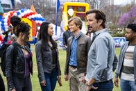 MacGyver – (v.l.n.r.) Riley Davis (Tristin Mays); Desi Nguyen (Levy Tran); Angus MacGyver (Lucas Till); Russ Taylor (Henry Ian Cusick); Wilt Bozer (Justin Hires)