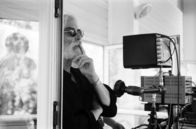 Der Haneke-Code – Michael Haneke während der Dreharbeiten zu „Caché – Versteckt“: Der Film wurde 2005 auf dem Filmfestival in Cannes dreifach ausgezeichnet, unter anderem für die beste Regie, und gewann bei den Europäischen Filmpreisen in fünf Kategorien.
