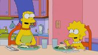 Die Simpsons – Marge (l.); Lisa (r.)