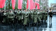Apokalypse: Hitlers Westfeldzug – Hitler und seine Truppen auf der Parade