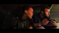 Ape vs. Monster – Linda Murphy (Arianna Scott) und Jones (Shayne Hartigan)