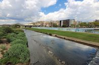 Paradiese aus Menschenhand – Der Riu Besòs fließt ausschließlich durch Industriegebiete und Stadtlandschaften und ist doch wieder ein Refugium der Natur geworden.