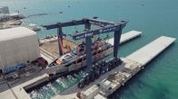 Marvellous Machines – Die mobile Hebevorrichtung MBH 1120 der italienischen Firma Cimolai Technology kann 1120 Tonnen heben und bewegen, bevorzugt Superyachten und andere Boote.