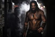 Aquaman – Entdeckt seine Kräfte: Arthur / Aquaman (Jason Momoa)
