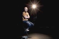 Kabarett am Freitag – Fototermin mit Roland Düringer für ServusTV's "Kabarett-Legenden - Roland Düringer".