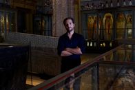 Eine kurze Geschichte über... – 3000 Jahre Hochkultur am Nil. Was war das Geheimnis dieser einzigartigen Erfolgsstory? Mirko Drotschmann geht auf Spurensuche in der Ägyptisch-Orientalischen Sammlung des Kunsthistorischen Museums in Wien.