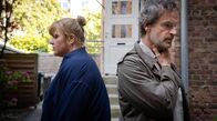 Tatort – Jeder für sich oder beide zusammen: Im neuen Fall wird die Zusammenarbeit von Kommissarin Rosa Herzog (Stefanie Reinsperger) und Kommissar Peter Faber (Jörg Hartmann) auf eine harte Probe gestellt.