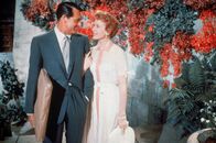 Die große Liebe meines Lebens – Der Künstler Nickie (Cary Grant) und die charmante Terry (Deborah Kerr) verstehen sich prächtig. Während der ganzen Kreuzfahrt sind sie unzertrennlich.
