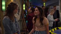 Side Hustle – L-R, vorne: Presley (Jayden Bartels), Lex (Annie LeBlanc)