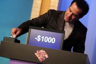 Monk – Der aktuelle Fall führt Mr. Monk (Tony Shalhoub) Mitten in eine erfolgreiche Quizshow, bei der es nicht mit rechten Dingen zuzugehen scheint ...