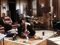 Friends – Endlich haben Monica (Courteney Cox, r.) und Chandler (Matthew Perry, l.) einmal Zeit für einen gemütlichen Abend.