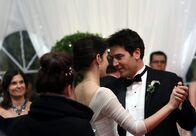 How I Met Your Mother – Fünf Monate später: Ted (Josh Radnor, r.) und Robin (Cobie Smulders, l.) sind glücklich, denn die Hochzeit verändert ihrer beider Leben ...