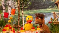Unser Sandmännchen – Moppi darf Schnatterinchen nichts verraten.