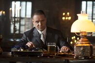 Winter's Tale – Pearly Soames (Russell Crowe)