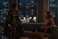 The Flash – Ryan Wilder alias Batwoman (Javicia Leslie, l.); Iris West-Allen (Candice Patton, r.)
