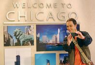 The Big Bang Theory – Während Sheldon (Jim Parsons) noch unterwegs ist, muss Howard mit dem Zusammenspiel zwischen Stuart und seiner Mutter zurechtkommen ...