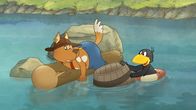 Der kleine Rabe Socke – Socke ist Retter in der Not für Herrn Hund.