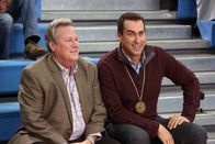 Modern Family – L-R: Gunther Thorpe (John Heard), Gil Thorpe (Rob Riggle)