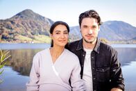 Die Landarztpraxis – Bianca Marino (Rosetta Pedone, l.); Julian Gerlach (Alexander Milo, r.)
