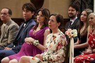 The Big Bang Theory – (v.li.) Jerry O'Connell (George Cooper, Jr.), Courtney Henggeler (Missy), Laurie Metcalf (Mary Cooper).