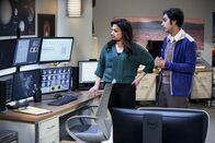 The Big Bang Theory – Rait Gupta (Anu), Kunal Nayyar (Rajesh Koothrappali).