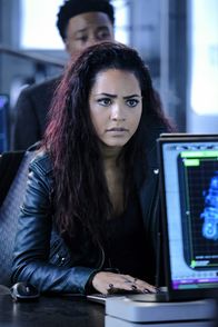 MacGyver – Riley Davis (Tristin Mays)