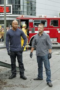 Navy CIS: L.A. – Ein neuer Fall beschäftigt Callen (Chris O'Donnell, r.) und Sam (LL Cool J, l.) ...