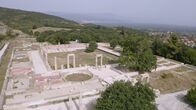 Alexander der Große - Legendärer Eroberer – Nach der Ermordung Philipps II. wird Alexander in der makedonischen Hauptstadt Aigai zum König ausgerufen.