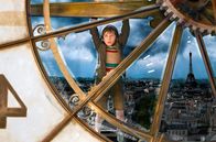 Hugo Cabret – Montparnasse in den 1930er Jahren: Das Waisenkind Hugo (Asa Butterfield) lebt versteckt im Gewölbe des Pariser Bahnhofs und ist immer auf der Flucht vor dem hinkenden Bahnhofaufseher. Eines Tages jedoch wird er beim Stehlen eines mechanischen Spielzeugs ertappt ...
