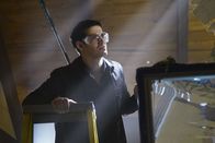 Scorpion – Während Cabe sich weiterhin um Sylvesters Kampagne kümmert und nebenbei seine Beziehung zu der Kampagnemanagerin von Sylvesters Gegner vertieft, macht Walter (Elyes Gabel) Fortschritte bei seinem "soziales Agieren" Projekt ...