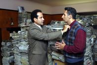 Monk – Bei dem Versöhnungsgespräch zwischen Monk (Tony Shaloub, l.) und seinem Bruder Ambrose (John Turturro) kommen viele alte Rechnungen zu Tage.