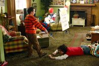 The Middle – Brick (Atticus Shaffer, l.); Axl (Charlie McDermott, r.)