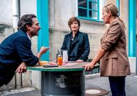 SOKO Linz – (v.li.): Dr. Richie Vitek (Alexander Pschill), Joe Haizinger (Katharina Stemberger), Biggi Obergschwendter (Angelika Niedetzky)