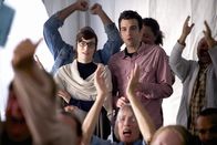 Man Seeking Woman – Liz Greenberg (Britt Lower, l.); Josh Greenberg (Jay Baruchel, r.)