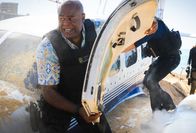 Hawaii Five-0 – Versucht alles, um Steve zu retten: Grover (Chi McBride) ...
