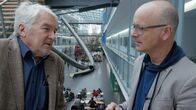 SMS - Schwanke meets Science – „Künstliche Intelligenz“ ist für den Informatiker Manfred Broy (links) nur eine Entwicklungsmöglichkeit der Digitalisierung. Er sieht in fast allen Lebensbereichen, wie sich die Digitalisierung in unser Leben drängt und es verändert.